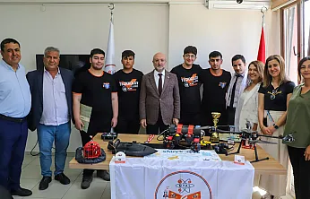 Çin'de Başarı Kazanan Öğrencilere Başkan Şahin'den Teşekkür