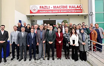 Çınarların Gönlüne Misafir Oldular: Vali Aktaş ve Eşinden Yaşlılar Günü'nde Anlamlı Ziyaret
