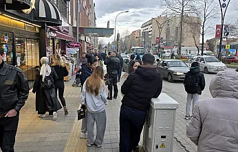 Deprem Anı Kamerada. Vali Depremle İlgili Bilgi Verdi