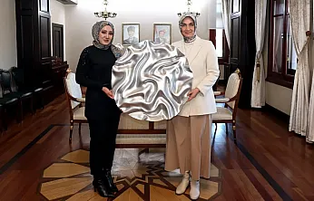 Devlet Ana, Depremzede Ressamı Ağırladı