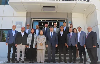 Eczacılardan Milletvekili Özkaya'ya Teşekkür