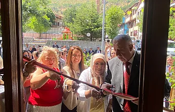 Ege'nin Tek Kadın Baston Ustası Hayalini Gerçekleştirdi! Afyon'da Atölyesini Açtı