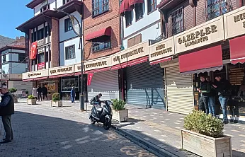 Elektrik Kesildi, Uzun Çarşı'da İşler Durdu