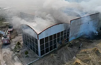 Fabrika Yangını Kontrol Altına Alındı