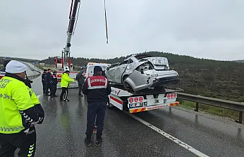 Feci Kazada Sürücü Yaralı, Eşi Hayatını Kaybetti
