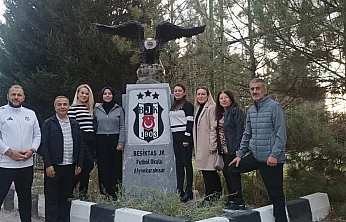 Fenerbahçeli Heykeltraş, Beşiktaş İçin Kartal Heykeli Yaptı