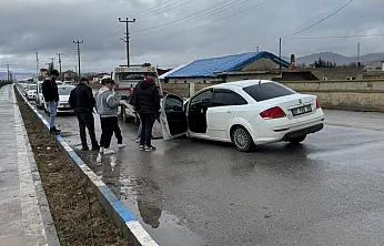 Film Sahnesi Gibi Trafik Kazası!