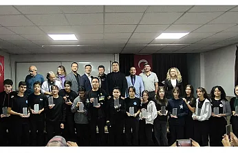 Geleceğe Güvenli Adım: 18 Öğrenci İle LGS Başarısı Taçlandırıldı