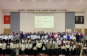 Gençler, Yabancı Dillerini Sahnede Konuşturdu