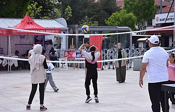 Gençlik Spor Festivali'nde Renkli Görüntüler