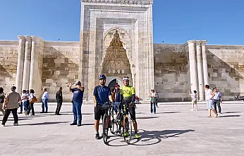 İki Öğretmen, Afyon'un Güzelliklerini Keşfedecek