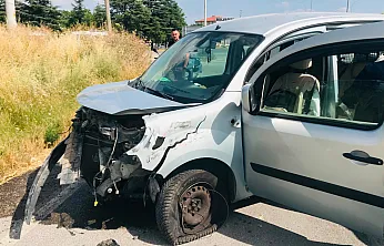 İki Otomobilin Çarpıştığı Kazada 4 Kişi Yaralandı