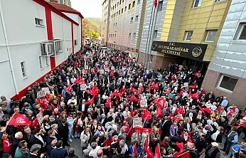 İlk Yapacağın İş, Fesli Kadir'in Mezarını Ziyaret