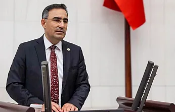 'İnsanlar Enkaz Altındayken Parke Taşıyla Mı Övünüyorsunuz'