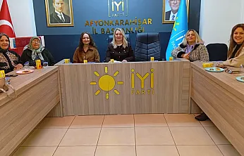 İYİ Parti'li Kadınlar İstişare Toplantısında Buluştu