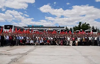 İYİ Parti'nin Miting Paylaşımında Yapay Zekâ İddiası Gündem Oldu!