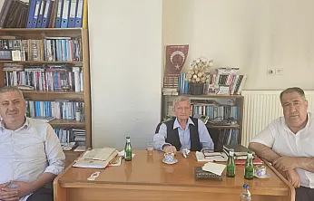 İYİ Partili Mısırlıoğlu, Türk Siyasetinin Efsanesi Etem Kelekçi'yi Ziyaret Etti