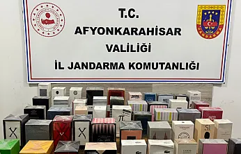 Jandarma Kaçak Erkek Ve Kadın Parfümü Ele Geçirdi