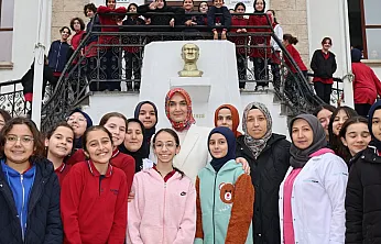 Kalpten Kalbe Bir Yol Var