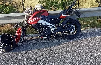 Kamyona Arkadan Çarpan Motosiklet Sürücüsü Kurtarılamadı