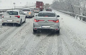 Kar Afyon Yolunu Kesti: Dumlupınar Rampaları Kapandı