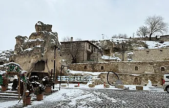Kar Altındaki Frig Vadisi Seyrine Doyumsuz Bir Manzara Oluşturdu