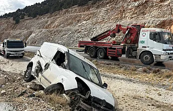 Kayalıklara Çarpıp Devrildi: İki Yaralı