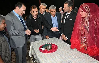 Kaymakam Türker, Piste Çıkıp Yeni Evlenen Çiftin Mutluluğuna Ortak Oldu