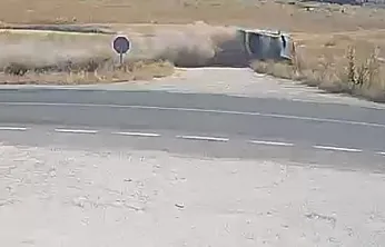 Kaza Anının Güvenlik Kamerası Görüntüleri Görenleri Dehşete Düşürdü