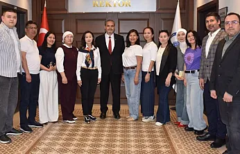 Kazakistan'lı Sağlık Yöneticileri Türkiye'deki Sağlık Uygulamalarını AFSÜ'de Deneyimledi