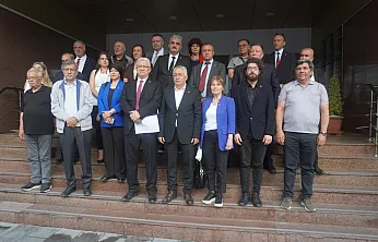 'Korkmuyoruz, Susmuyoruz, Bir Milim Geri Adım Atmıyoruz'