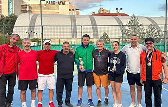 Kortta Kıyasıya Mücadele, Törende 16 Ödül