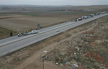 Maddi Hasarlı Kaza Kara Yolunu Tek Yönlü Ulaşıma Kapattı