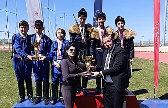 Maver Kemal Arsoy Ortaokulu Zirveyi Bırakmadı