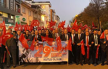 Meşaleler Yandı, Marşlar Söylendi: Afyon'da Cumhuriyet Gecesi Unutulmaz Oldu