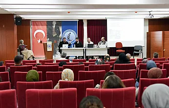 Mevlana'nın Adı Geçti Ama Mesnevi'de 'Çelebi' Yok! Panelde Dikkat Çeken Detay!