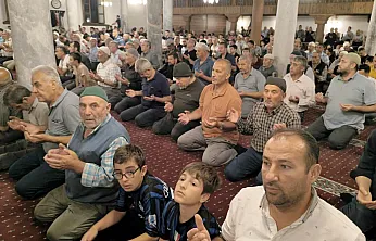 Mevlid Kandili Huşu İçerisinde Geçti