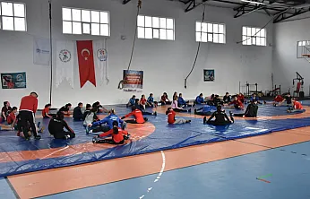 Milli Güreşçiler Taşoluk'ta Kampa Girdi