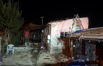 Ocakta Unutulan Yemek Evi Kül Etti
