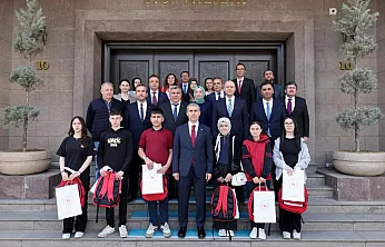 Ödüllerini 19 Mayıs'ta Vali Aktaş'ın Elinden Aldılar