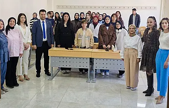 Öğrenciler Gerçek Uygulamaları Mali Müşavirlerden Dinledi