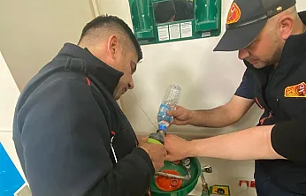 Parmağına Sıkışan Yüzük İtfaiye Ekiplerince Çıkarıldı