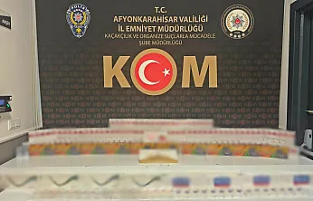 Polis 700 Paket Gümrük Kaçağı Sigara Ele Geçirdi