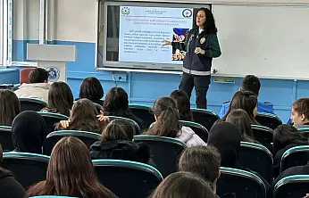Polisten Lise Öğrencilerine Yönelik Eğitim