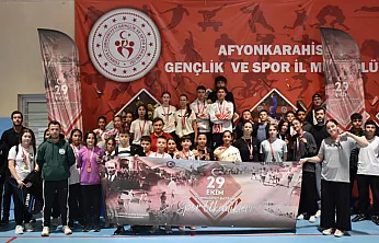 Salonlarda Cumhuriyet Coşkusu Yaşandı