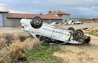 Şarampole Devrilen Otomobil Sürücüsü Yaralandı