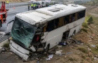 Şarampole Uçan Otobüste 1 Kişi Öldü, 44 Kişi Yaralandı