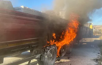 Seyir Halindeki Tır Alev Aldı: Facia Kıl Payı Atlatıldı!