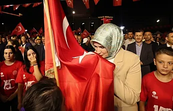 'Sonsuza Dek Dalgalanacak'