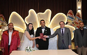 Tekin Çiftinin Nikahlarını Kaymakam Türker Kıydı
